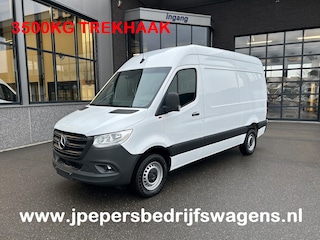 Mercedes-Benz Sprinter 317 CDI L2 H2 3500KG Trekhaak / Automaat / MBUX / Camera / Parkeersensoren / Navigatie / Airco
