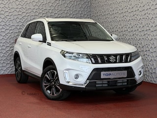 Suzuki Vitara 1.4 BOOSTERJET HYBRID SMART HYBRID STYLE PANORAMA SCHUIFDAK LEER CARPLAY NAVI CAMERA PDC STOELVERW. ✅Top Auto's Wijchen✅ 170 Nieuwe en bijna nieuwe Auto's met : Benzine /  PHEV / Plug in hybrid / Hybrid / Mild hybrid / HEV /