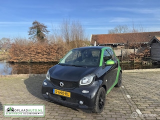 Smart Fortwo greenflash prime 18 kWh| Pano | Leder | Camera