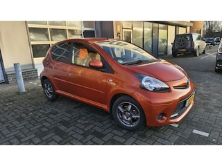 Toyota Aygo 1.0-12V Dynamic Orange. 6Mnd garantie