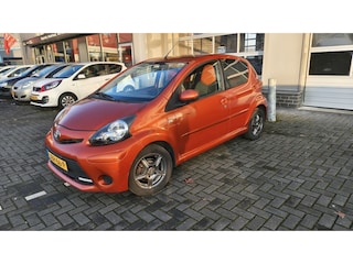 Toyota Aygo 1.0-12V Dynamic Orange. 6Mnd garantie