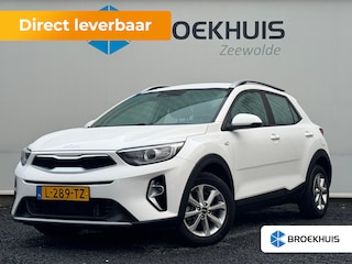 Kia Stonic 1.0 T-GDi Mild Hybrid DynamicLine 6-bak 112PK | Trekhaak | Luxe Stof | Glans Exterieur | Achteruitrijcamera + Sensor Achter | Airco | Adaptieve Cruise Control | Start/Stop | ESP | AEB | ASR | ABS | Rijstrook correctie | Bluetooth | LED | 15" LMV