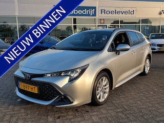 Toyota Corolla Touring Sports 1.8 Hybrid 140 Active | Origineel NL | Navi | Apple Carplay+Android Auto | Clima | Adap.Cruise | Achteruitrijcamera | Led Koplampen | Rijstrook+Licht+Regensensor | Mistlampen | 16''lm