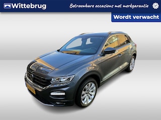 Volkswagen T-Roc 1.0 TSI Style Business / CRUISE/ CLIMA/ PARK. SENSOREN/ NAVI/ CAMERA/ 16"LMV