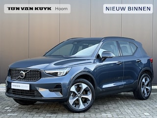 Volvo XC40 2.0 B4 Plus Dark Adaptieve Cruise Control / BLIS / Eekr. stoelverstelling / Stoel-,stuur-. voorruit verw. / park assist camera / Trekhaak / Harman Kardon Audio / Keyless drive