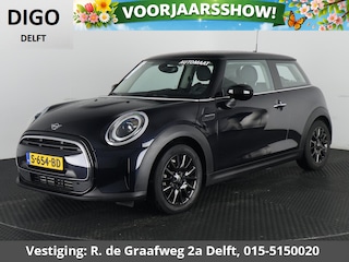 Mini Cooper 1.5 Sports Classic Automaat | Apple Carplay & AndroidAUTO | Parkeersensoren | 1e eigenaar |