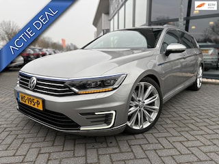 Volkswagen Passat Variant 1.4 TSI GTE Highline | Trekhaak | Pano | Stoelverwarming | Camera | PDC | Cruise | Navi | Sterrehemel |