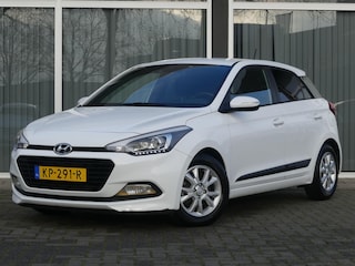 Hyundai i20 1.0 T-GDI Go! Trekhaak, All Seasonbanden, Cruise Control, Navigatie, Achteruitrij Camera.