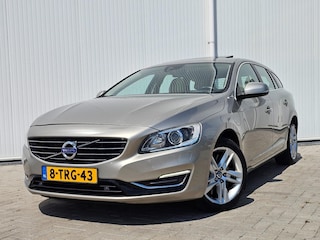 Volvo V60 2.4 D6 AWD Plug-In Hybrid Summum 1e eig. bj 2014 Distributie vv. Volledig onderhouden! Nette Auto!