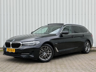 BMW 5-serie Touring 530e Business Edition Plus|Pano|Hifi|Trekhaak|Sfeerverlichting|Leder|Stoelverwarming