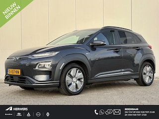 Hyundai Kona EV Premium 64 kWh / Stoelverwarming / Trekhaak / Apple Carplay/Android Auto / Cruise Control Adaptief met Stop&Go /