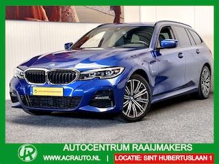 BMW 3-serie TOURING 330E XDRIVE 4X4 PHEV HIGH EXECUTIVE M PAKKET LEDER/ALCANTARA NAVIGATIE CRUISE CONTROL PANORAMA SCHUIF/KANTELDAK APPLE CARPLAY/ANDROID KEYLESS GO UITKLAPBARE TREKHAAK PDC ZEER MOOI !!