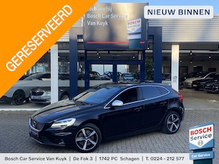 Volvo V40 1.5 T3 Polar+ Sport / Automaat / NL-Auto / Dealer-Onderhouden / Cruise-Control / Climate-Control / Stoelverwarming / Harman-Kardon Audio / Afneembare-Trekhaak / LED / Keyless / DAB Radio-Bluetooth / Navi / Camera / 17'' LMV / ENZ.