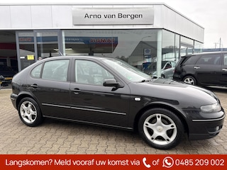 Seat Leon 1.8-20V Sport, 125 PK, lederen interieur, climatronic, cruisecontrol, zeer nette auto, slechts 2 particulier eigenaren gehad !!