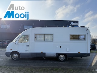 Iveco Camper EUROYACHT Zonnepanelen / Fietsenrek / Dakrails / Luifel / Navigatie / Cruise Control / Toilet+Douche