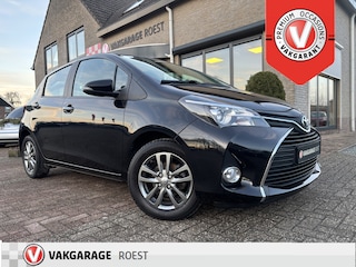 Toyota Yaris 5DRS 1.3 VVT-i Lease Navigatie / Camera / Cruise control