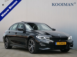 BMW 320e Business Edition Plus 204 Pk Automaat Navi / M-pakket / Apple Carplay / Camera / Leer / Schuifdak