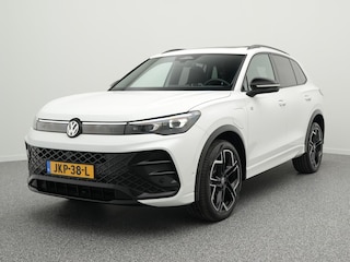 Volkswagen Tiguan 1.5 eHybrid R-Line Edition 272 PK | Navi | Trekhaak | Black Style | 20"York | LED Matrix IQ | 360 camera |