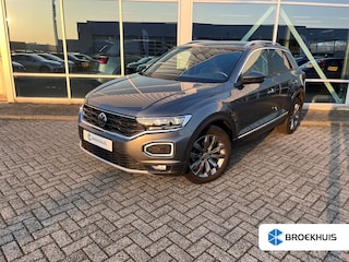 Volkswagen T-Roc 1.5 TSI Sport 150 pk DSG/AUTO | Dodehoekdetectie  | Navigatie | Adaptief cruise control | Camera achter | Stoelverwarming | 17|"LMV"