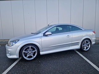 Opel Astra TwinTop 1.6 Enjoy Climatronic in super staat