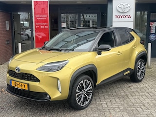 Toyota Yaris Cross 1.5 Hybrid EXECUTIVE 360°CAMERA STOEL/STUURVERW EL-ACHTERKLEP BLIND SPOT 18'' LM-VELGEN 4S-BANDEN PARK-SENSOREN NAVI APPLE/ANDROID BI-TONE