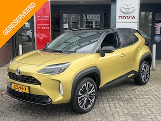 Toyota Yaris Cross 1.5 Hybrid EXECUTIVE 360°CAMERA STOEL/STUURVERW EL-ACHTERKLEP BLIND SPOT 18'' LM-VELGEN 4S-BANDEN PARK-SENSOREN NAVI APPLE/ANDROID BI-TONE