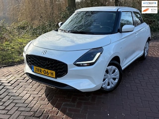 Suzuki Swift 1.2 Comfort Smart Hybrid 1 Eig. b.j.1-2025,9100 KM,Navi ,Camera,PDC