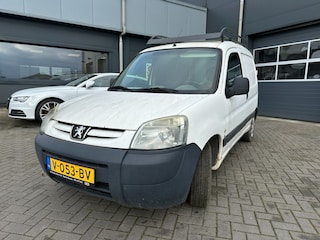 Peugeot Partner 1.6 HDI 170C met trekhaak en APK tot 12-2026