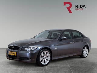 BMW 320i Dynamic Exec.