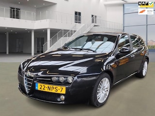 Alfa Romeo 159 Sportwagon 1.7 T Centenario|200PK|PSENSOR|TREKHAAK|LEDER|STOELVERW|NAVI