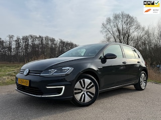 Volkswagen Golf E-DITION Automaat / Apple CarPlay/Android Auto / Clima / Navi / 16" Velgen / PDC / Cruise / LED /