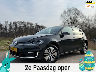 Volkswagen Golf E-DITION Automaat / Apple CarPlay/Android Auto / Clima / Navi / 16" Velgen / PDC / Cruise / LED /