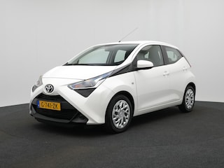Toyota Aygo 1.0 VVT-i X-Play | Apple Carplay/Android Auto | Achteruitrijcamera |