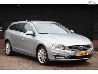 Volvo V60 2.0 D3 Momentum Leer/Navigatie/Adaptive/Blis/Parkeersensor/Trekhaak afneembaar