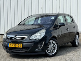 Opel Corsa 1.4-16V Cosmo StoelVerwarming,StuurVerwarming,Climate,Navi,Cruise,PDC,N.A.P!Apk tot 30-07-2026!