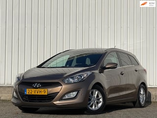 Hyundai i30 Wagon 1.6 GDI Business Edition Navigatie,Climate,Cruise,PDC,LMV,ElektrischeRamen,DealerOnderhouden!