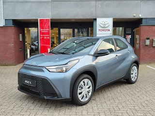 Toyota Aygo Hybrid 115 PLAY NIEUW OP VOORRAAD! CLIMA AD-CRUISE APPLE/ANDROID AD-CRUISE CAMERA