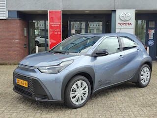 Toyota Aygo Hybrid 115 PLAY NIEUW OP VOORRAAD! CLIMA AD-CRUISE APPLE/ANDROID AD-CRUISE CAMERA