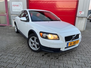 Volvo C30 1.6 101pk Advantage / Sch. kanteldak / Stoelverw.voor / Cruise control / Trekhaak / 16" LM / Bluetooth / NL auto