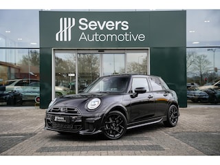 Mini Cooper 5-deurs John Cooper Works | Pakket L l Panoramadak l Head-up Display l JCW pakket |