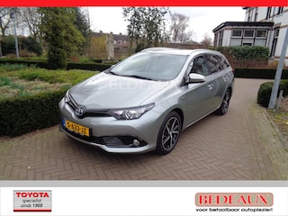 Toyota Auris 1.8 Hybrid 136pk CVT Dynamic Edition , bij Toyota specialist met 12 maanden BOVAG garantie.