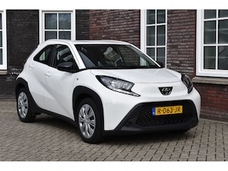 Toyota Aygo 1.0 VVT-i MT Play Wij zijn op afspraak geopend! Graag bellen voor uw komst.