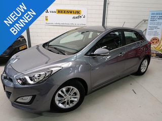 Hyundai i30 1.6 GDI i-Vision Airco Automatisch | Lichtmetalen velgen | Parkeersonsoren | Navi | Cv op Afstand