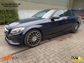 Mercedes-Benz C-klasse 180 Business Solution Plus AMG-line 156PK NL-auto I Leer I Camera I Carplay I 19" I Apple carplay I Stoelverwarming I