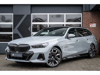 BMW 520i M Sport Pro | Panorama | Bowers & Wilkins | Head-Up | 360° | 21 Inch | Trekhaak | Iconic |
