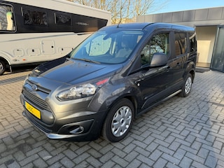 Ford Tourneo Connect Rolstoelauto 3+1 - Bodemverlaging + Lier - Navigatie/Camera - 1e Eigenaar - Volledig Onderhouden