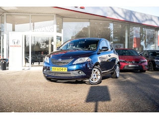 Lancia Ypsilon 0.9 TwinAir Turbo Automaat | NL Auto | IJskoude Airco | Cruise Control | Incl. Winterset | Parkeersensoren achter | Navigatie