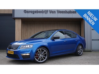Skoda Octavia RS 2.0 TSI 220pk Limousine Pano.Dak Schaalstoelen *Black Optik* Leder Canton Sound 18inch LM Navi Xenon LED *Uniek*