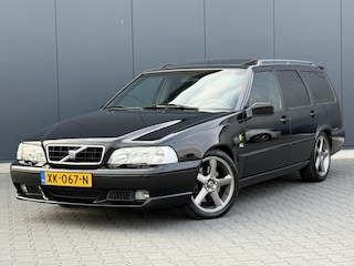 Volvo V70 2.3 R 240PK 208DKM - Schuifdak - Unieke Auto - Originele Staat.