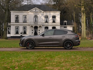 Maserati Levante 3.0 V6 S AWD 430pk Facelift | Pano-dak | 21 inch | Harman/Kardon | 360 camera